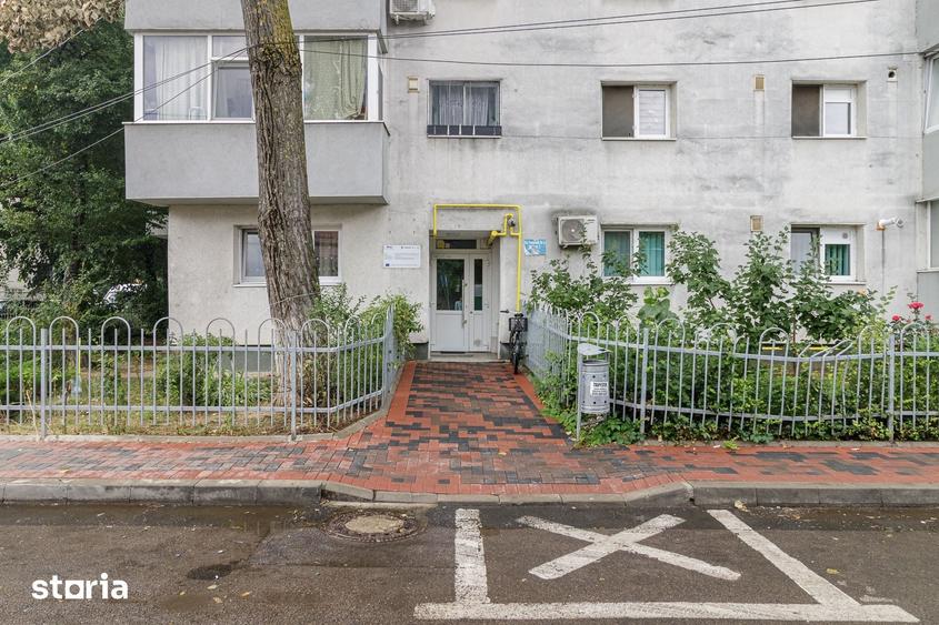 Garsonieră decomandată în Titan