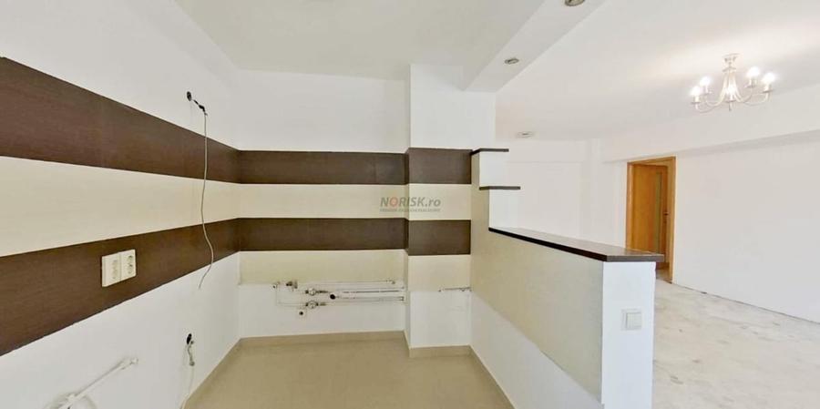 Apartament cu 4 camere semidecomandat în Lacul Tei