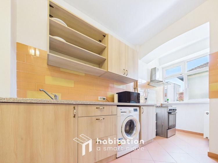 Apartament cu 3 camere semidecomandat în Central