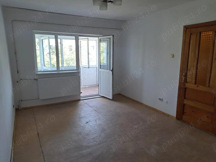 apartament 2 camere, decomandat, zona piata noua - 3