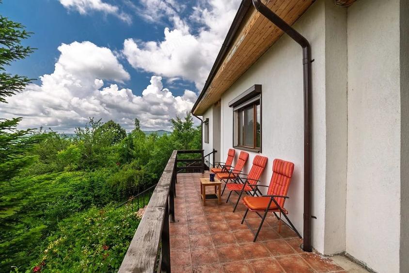 Casă cu 3 camere cu Teren 6290 Mp în Corbi