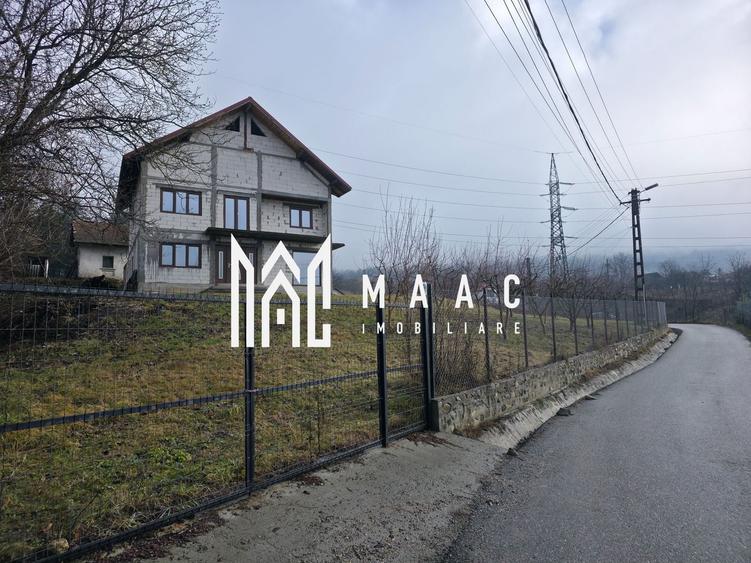 Casă individuală cu 6 camere cu Canalizare în Dăești