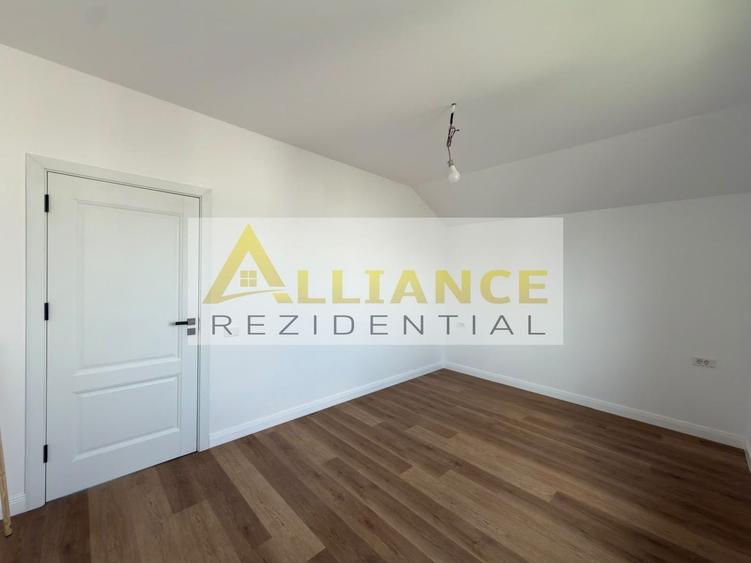 Casă individuală cu 5 camere decomandat cu Canalizare în Berceni