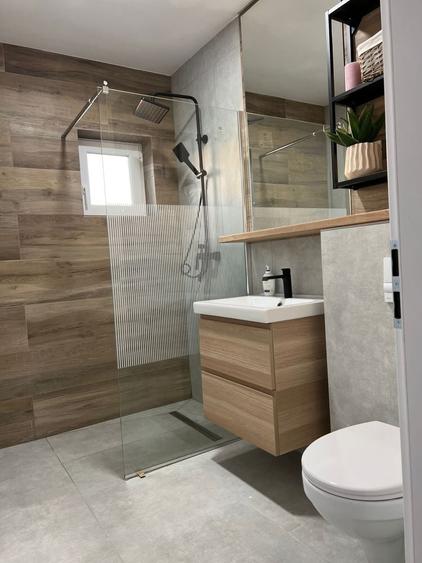 Casă cu 4 camere cu Teren 350 Mp în Dumbrăvița