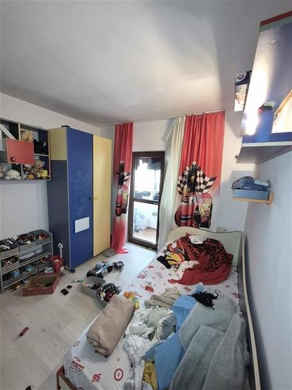 Apartament cu 3 camere decomandat în Valea Lupului