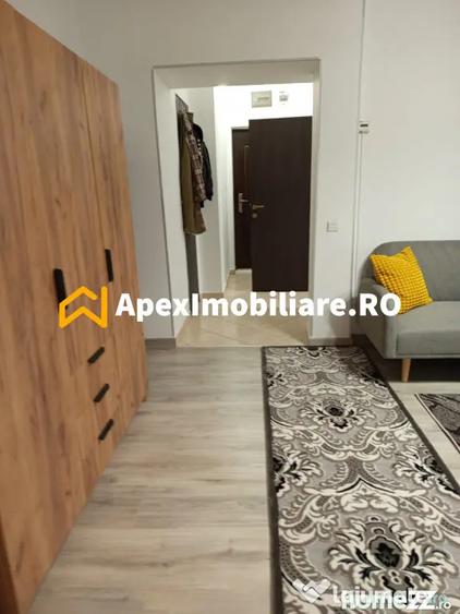Apartament cu 2 camere decomandat, mobilat în P-ța Romană