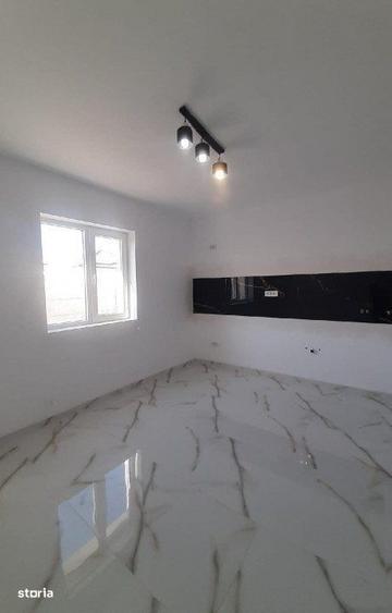 Casă cu 4 camere în Vârteju