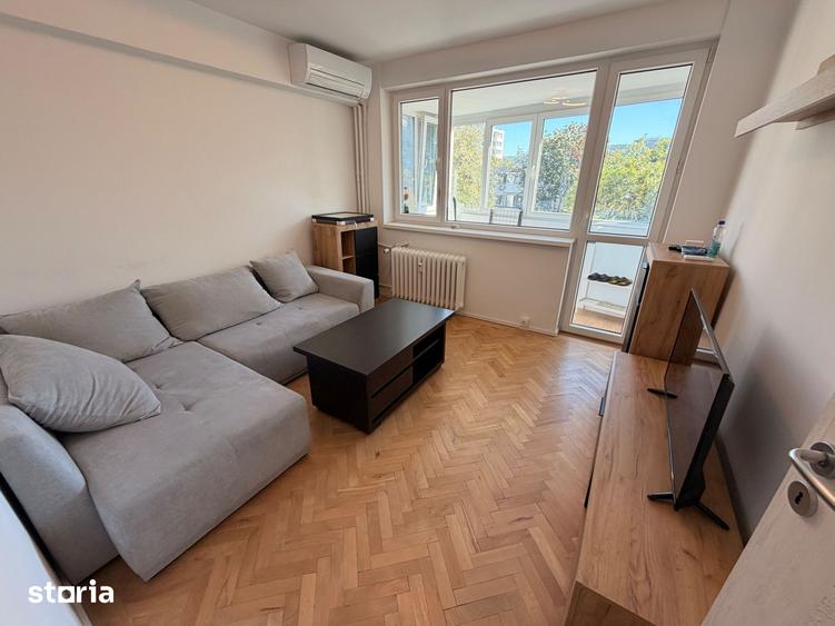 Apartament cu 2 camere decomandat în Titan