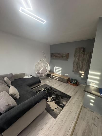 Apartament cu 2 camere semidecomandat în Florești
