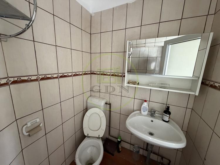 Spațiu comercial, de 307.85000610352 mp, în 1 Mai