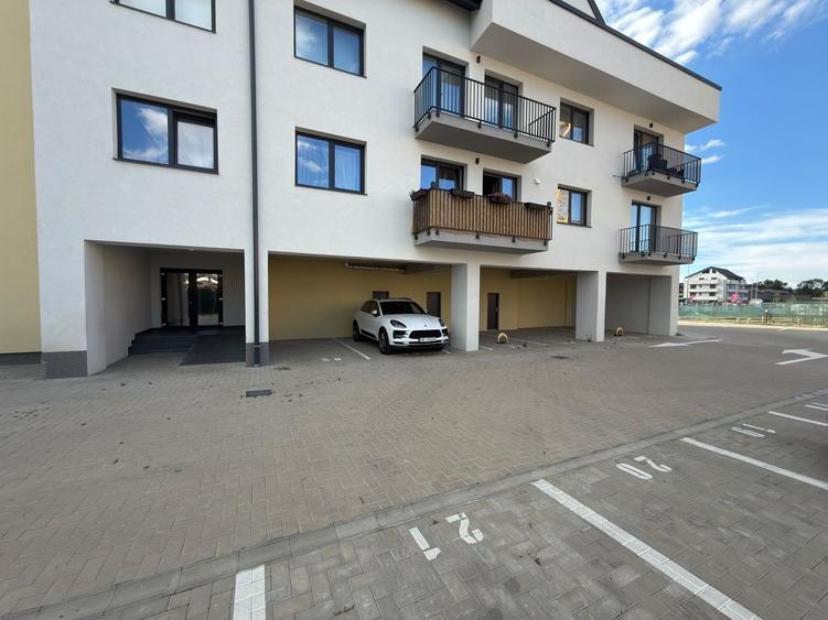 Apartament cu 2 camere, mobilat în Tractorul