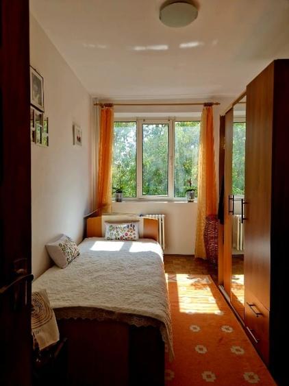 Apartament cu 3 camere decomandat, mobilat în Central