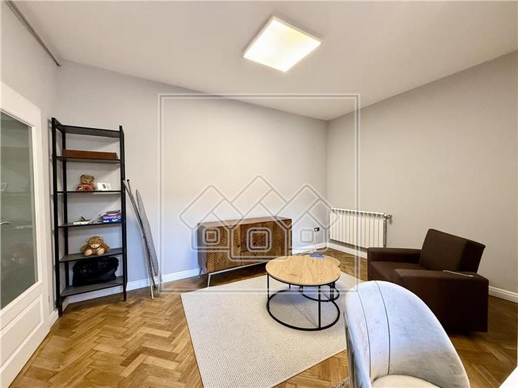 Apartament cu 2 camere decomandat în Ultracentral