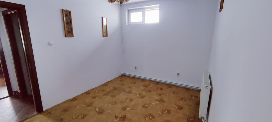Apartament cu 5 camere decomandat, mobilat în Ghiroda