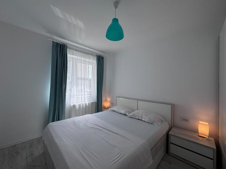 Apartament cu 2 camere decomandat, mobilat în Tractorul
