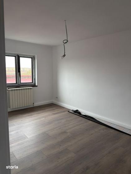 Apartament de vanzare 3 camere decomandat renovat - 2