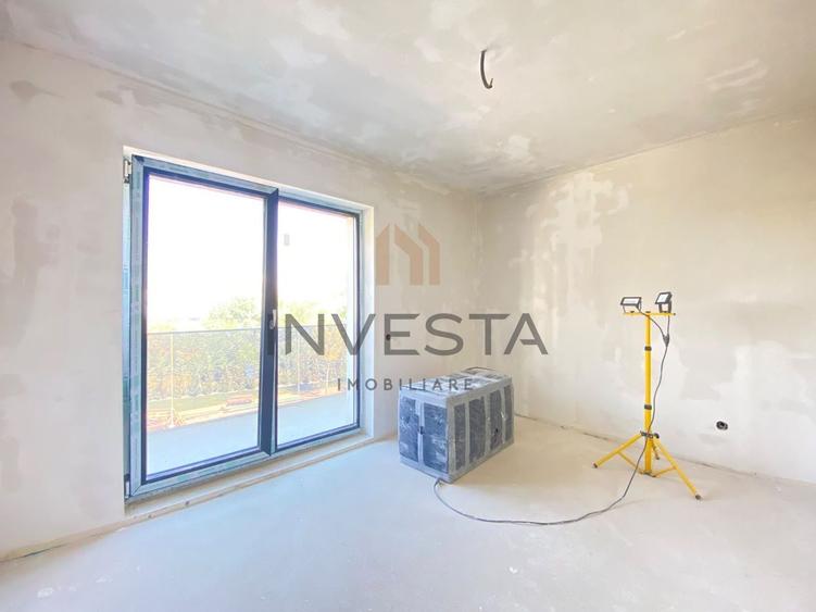 Apartament cu 3 camere semidecomandat în Între Lacuri