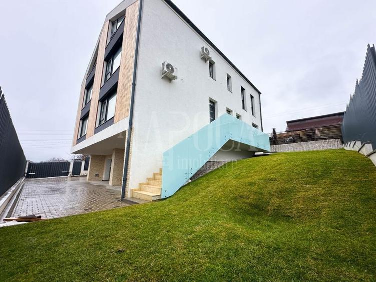 Duplex cu 4 camere cu Canalizare în Dâmbul Rotund