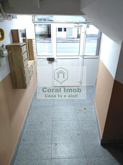 Apartament cu 2 camere semidecomandat, mobilat în Pajura
