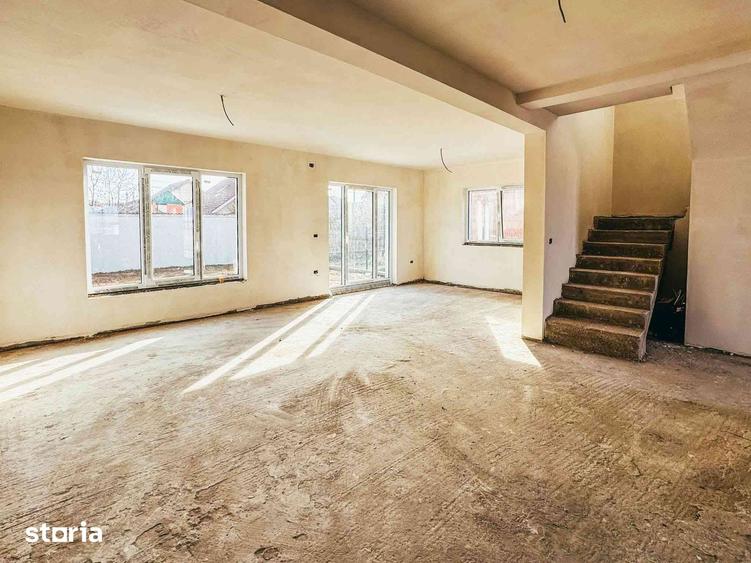 Casă cu 4 camere cu Teren 360 Mp în Sânmartin