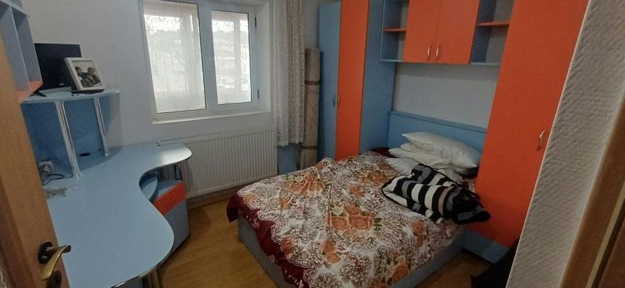 Apartament cu 3 camere decomandat în Valea Lupului
