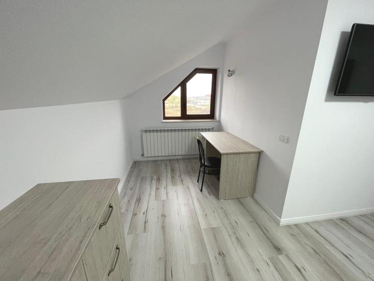 Apartament cu 2 camere semidecomandat, mobilat în Micești