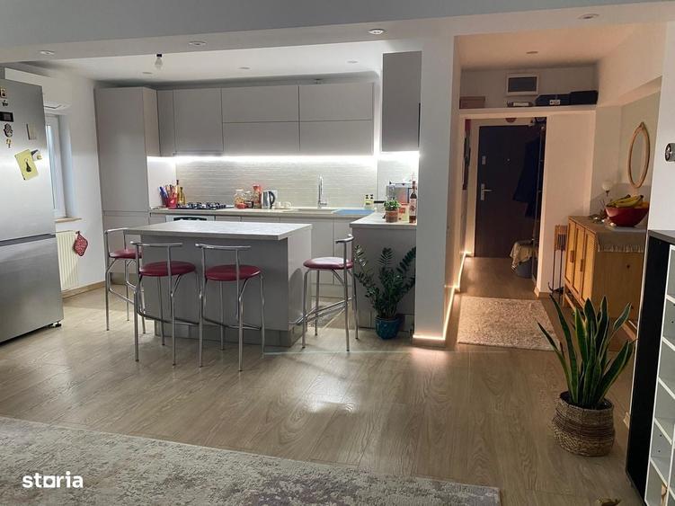 Apartament cu 3 camere decomandat în Ultracentral