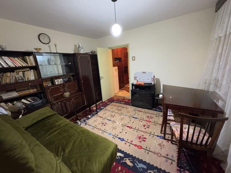 Apartament cu 2 camere semidecomandat, mobilat în Tomis Nord