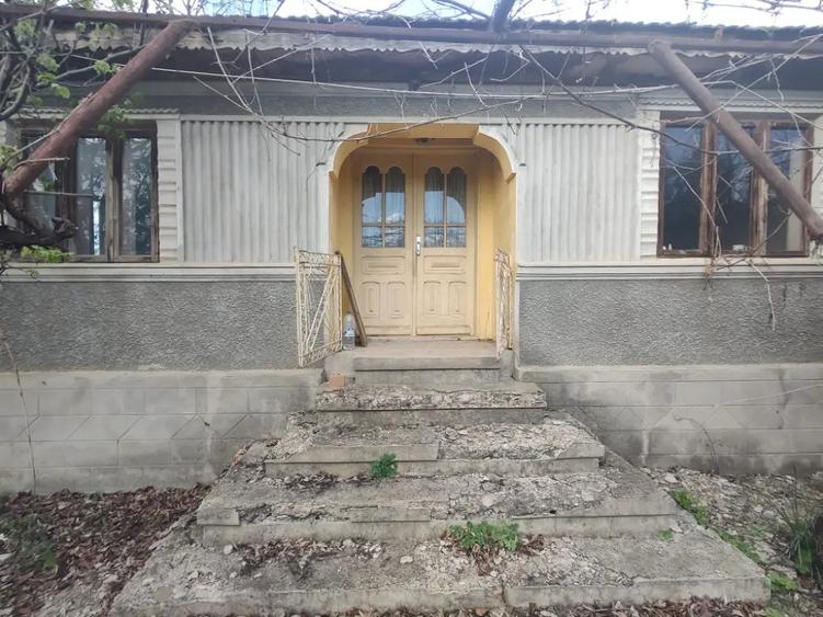 Casă cu 4 camere în Mătești