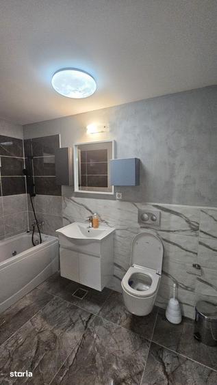 Casă cu 4 camere cu Piscina în Central