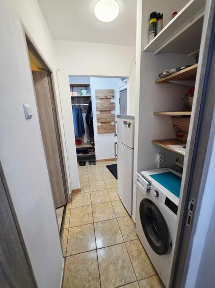 Garsonieră decomandată în Malu Roșu