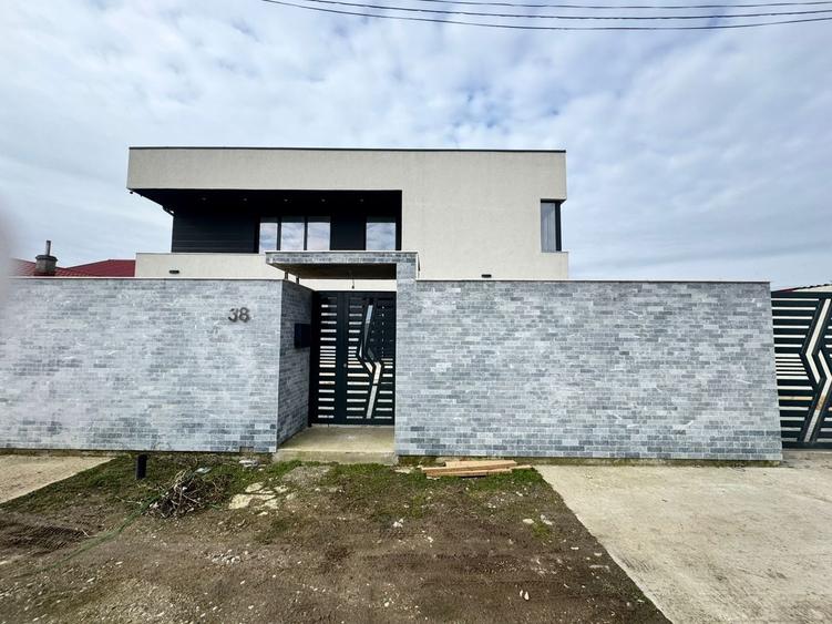 Casă individuală cu 4 camere cu Piscina în Cernica