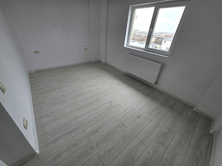 Apartament cu 2 camere semidecomandat în Haliu