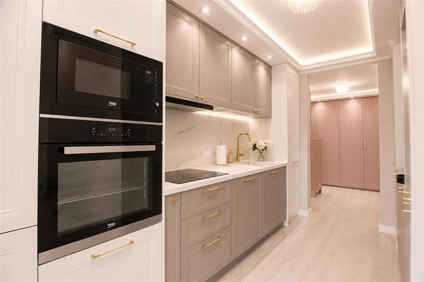 Apartament cu 3 camere decomandat, mobilat în Bună Ziua