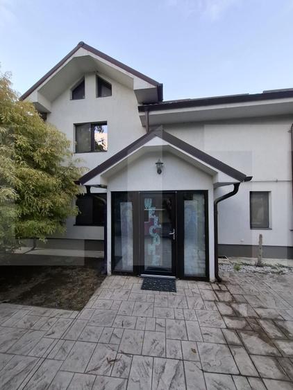 Casă individuală cu 5 camere cu Canalizare în Central
