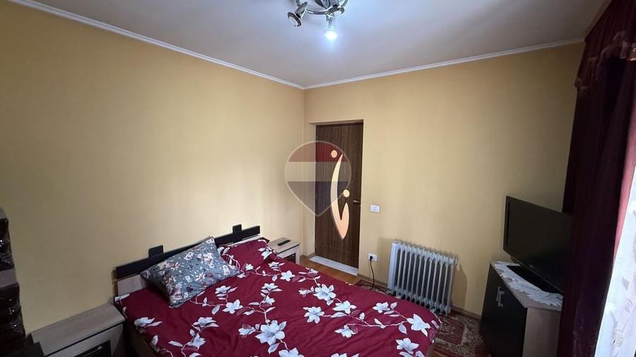 Casă cu 5 camere cu Teren 529 Mp în Găgești