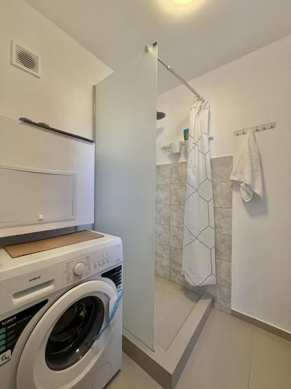 Apartament cu 3 camere semidecomandat, mobilat în P-ța Doina