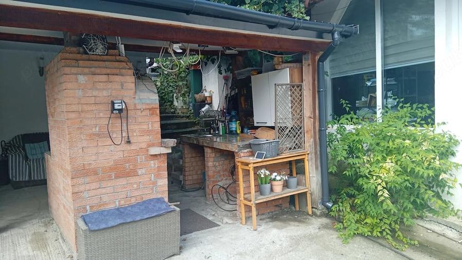 Casă cu 3 camere cu Teren 1200 Mp în Central