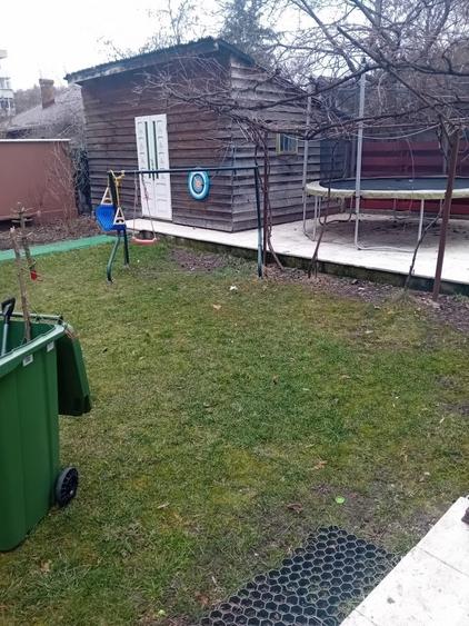 Casă individuală cu 5 camere cu Teren 500 Mp în Podul de Fier