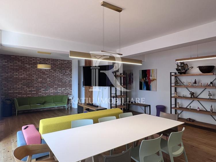 Apartament cu 4 camere decomandat, mobilat în Centru Civic