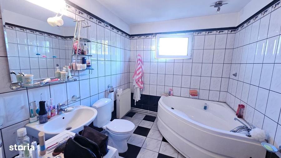Casă cu 4 camere în Țiglina 3