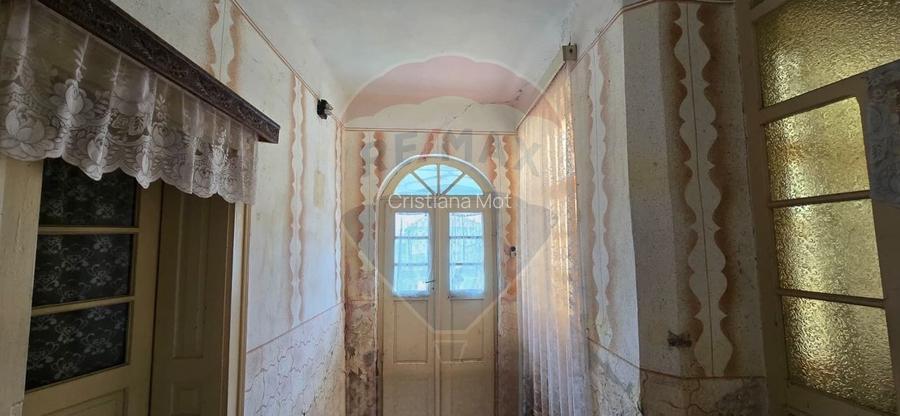 Casă cu potențial, aproape de centru – Socodor, jud. Arad