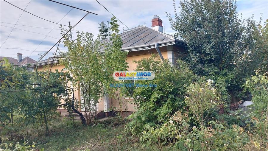 Casă cu 4 camere cu Teren 1160 Mp în Central
