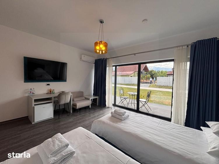 Casă cu 10 camere cu Teren 4600 Mp în Central
