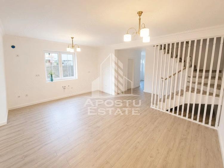 Casă cu 5 camere cu Teren 278 Mp în Torontalului