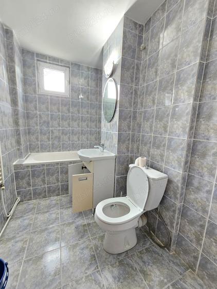 Apartament cu 2 camere decomandat în Roman