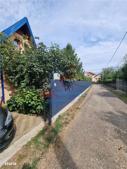 Casă cu 4 camere în Valea Adâncă