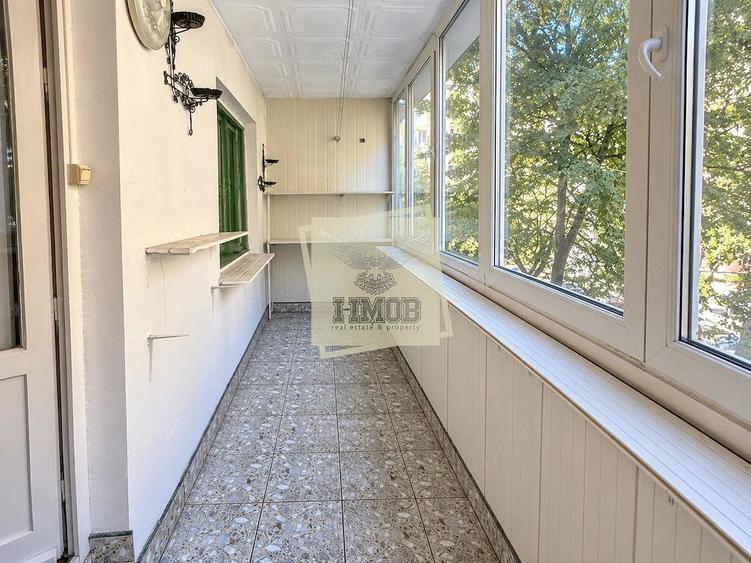 Apartament cu 4 camere decomandat în Central