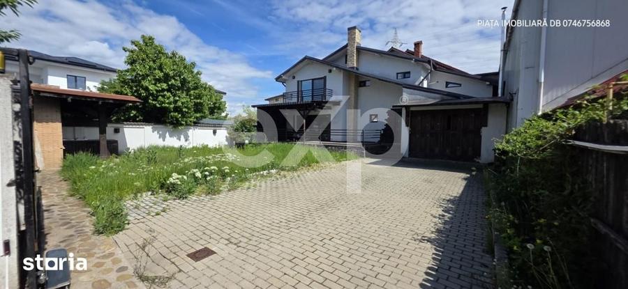 Casă cu 8 camere cu Teren 400 Mp în Central