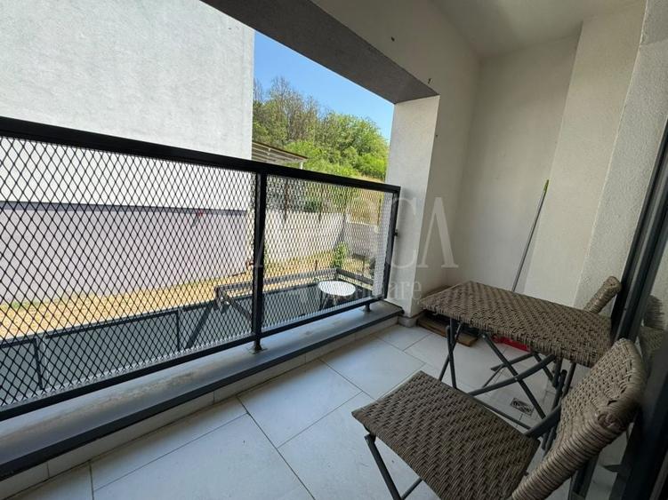 Apartament cu 3 camere semidecomandat, mobilat în Iris